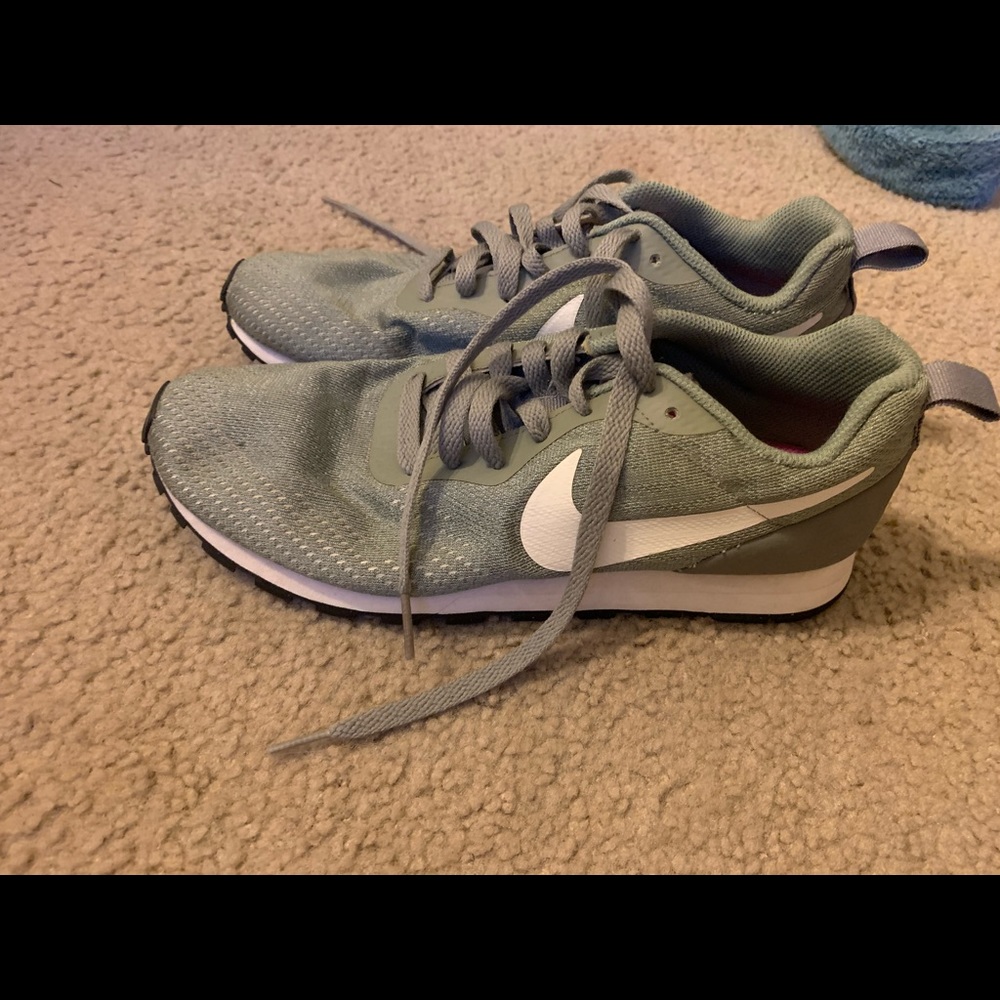 Nike MD Runner 2
